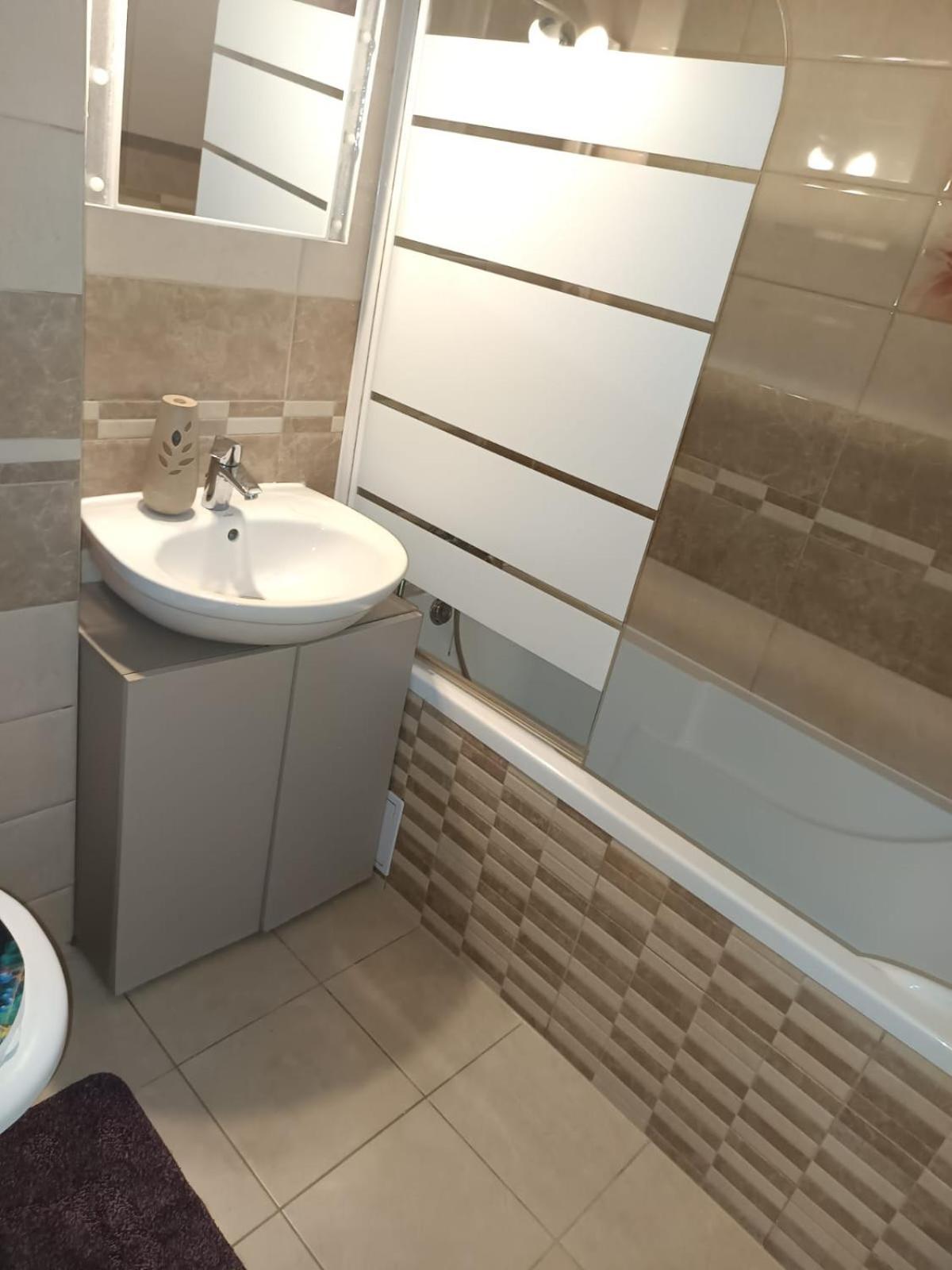 Apartament Regim Hotelier Elis Brasov Ngoại thất bức ảnh